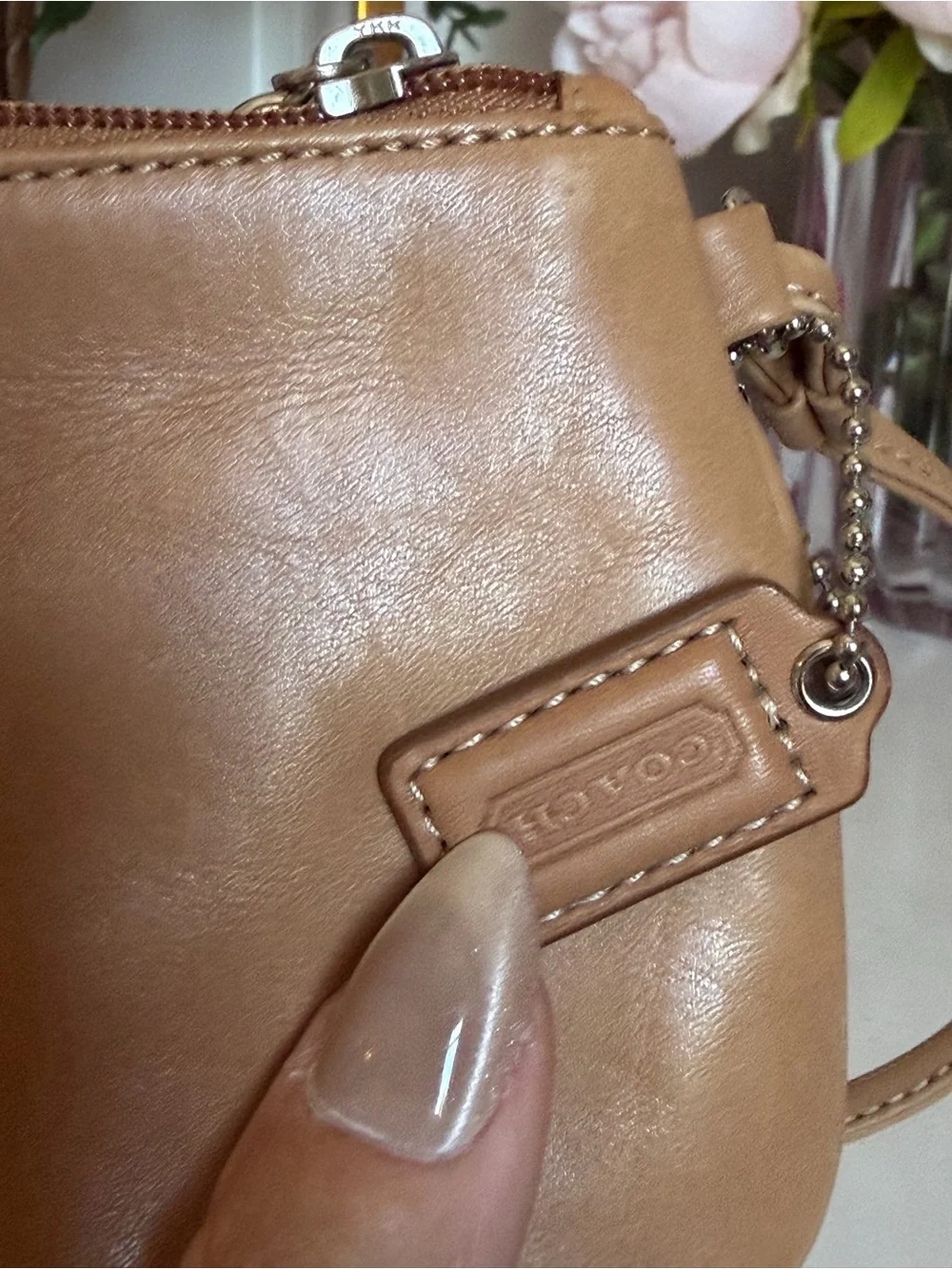 Coach beautiful Tan Leather Wristlet Clutch